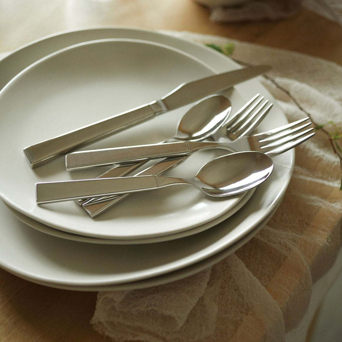 Simon Pearce Barre Dinnerware 