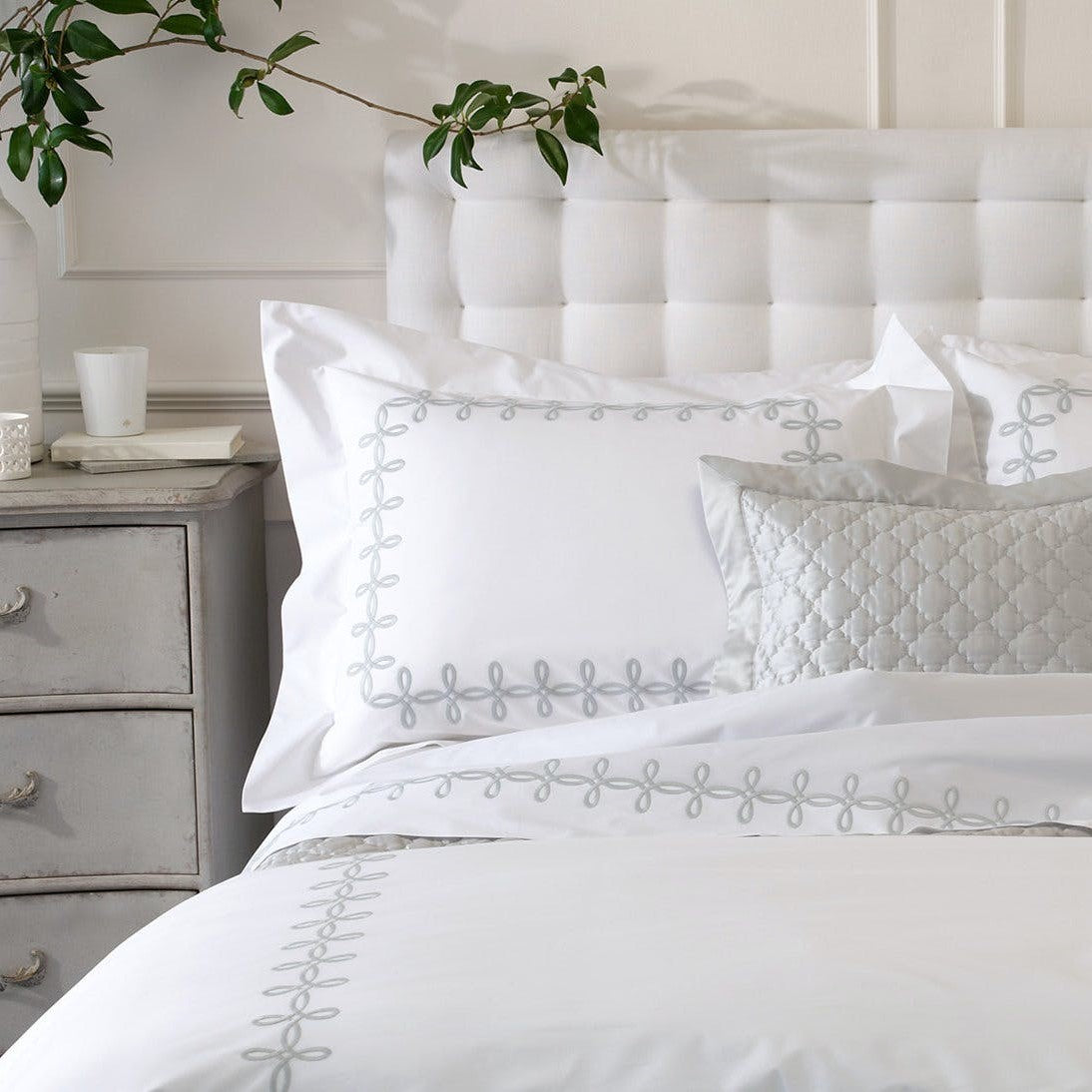 Matouk Gordian Knot Bedding