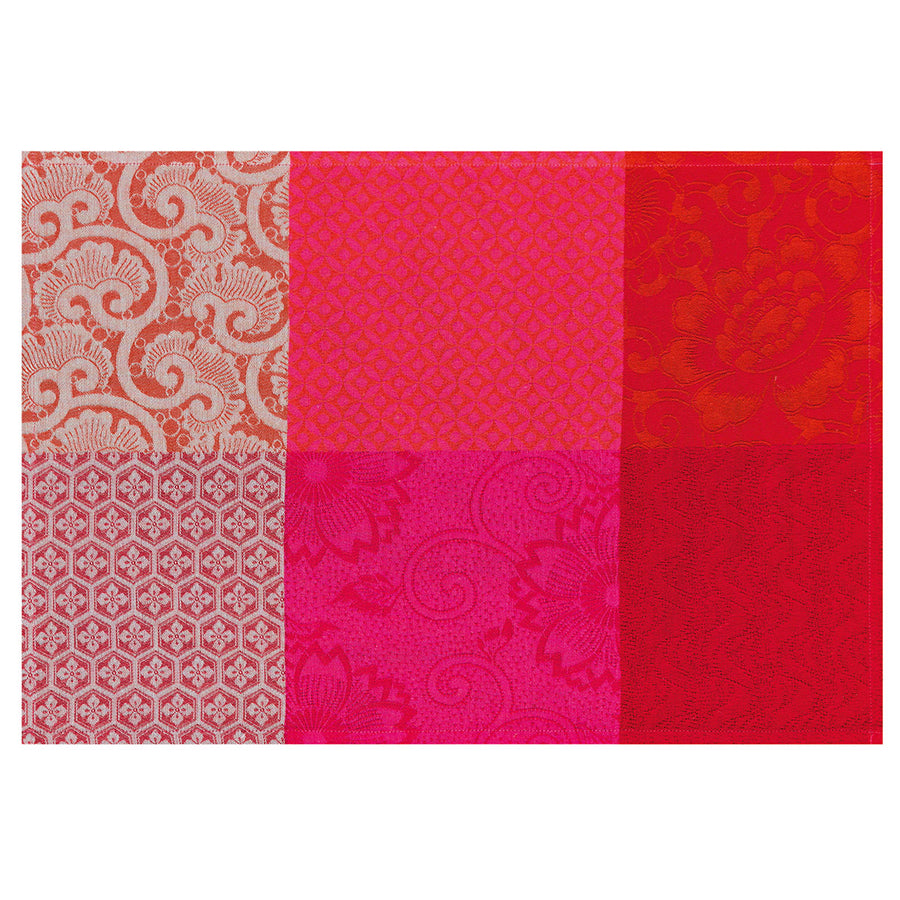 Le Jacquard Francais Fleurs de Kyoto Cherry Coated Placemat