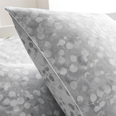 Anne de Solene Rosée Gris Pillow Shams
