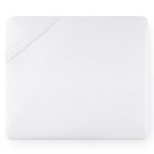 White fitted sheet from SDH Legna Lucca, showcasing a smooth, soft texture and elasticized edges for a snug fit.